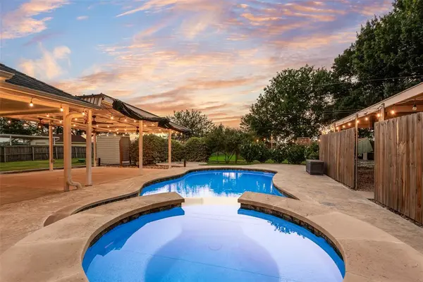 309 Josey Lane, Red Oak, TX 75154