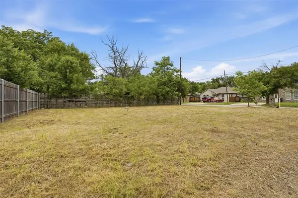 719 N Border Street, Cleburne, TX 76031