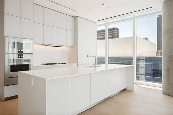 1747 Leonard Street #2002, Dallas, TX 75201