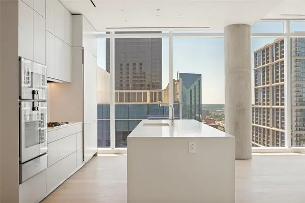 1747 Leonard Street #2002, Dallas, TX 75201