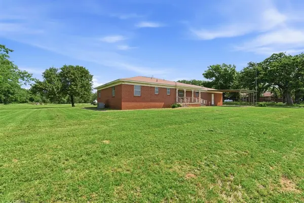 3523 E Highway 199, Springtown, TX 76082