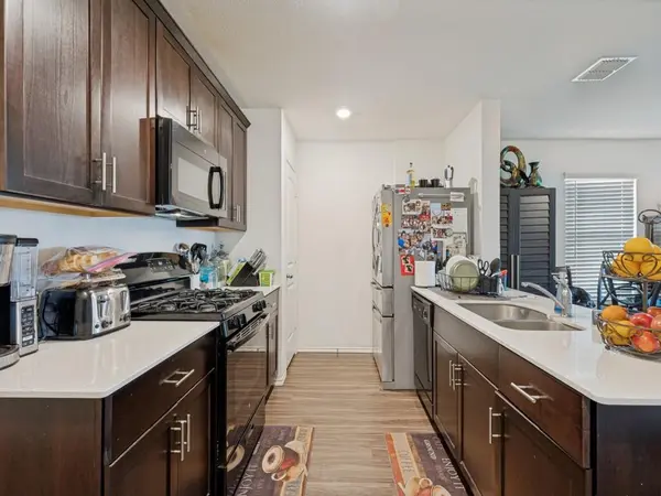 409 Falling Star Drive, Fort Worth, TX 76052
