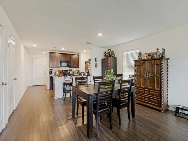 409 Falling Star Drive, Fort Worth, TX 76052