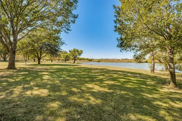 5547 Woodland Hills Drive, Denton, TX 76208