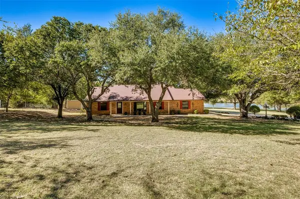 5547 Woodland Hills Drive, Denton, TX 76208