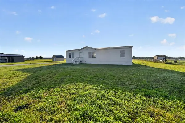 1393 Hackleman Road, Whitesboro, TX 76273