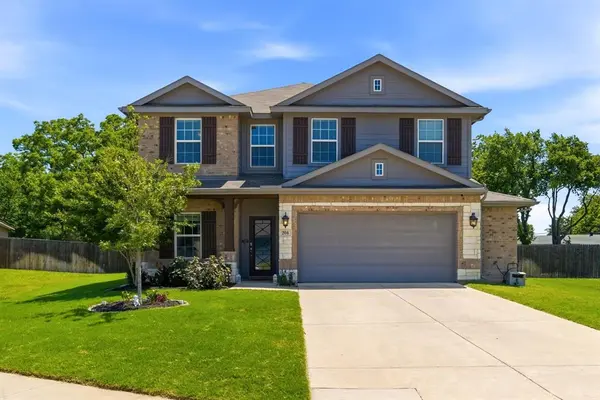 204 Countryside Drive, Aubrey, TX 76227
