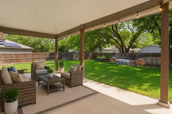 204 Countryside Drive, Aubrey, TX 76227
