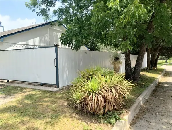 704 Manhattan Drive, Dallas, TX 75217