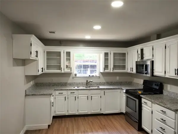 704 Manhattan Drive, Dallas, TX 75217