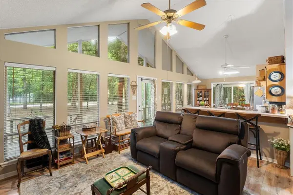 177 Woodfern Glen, Holly Lake Ranch, TX 75765