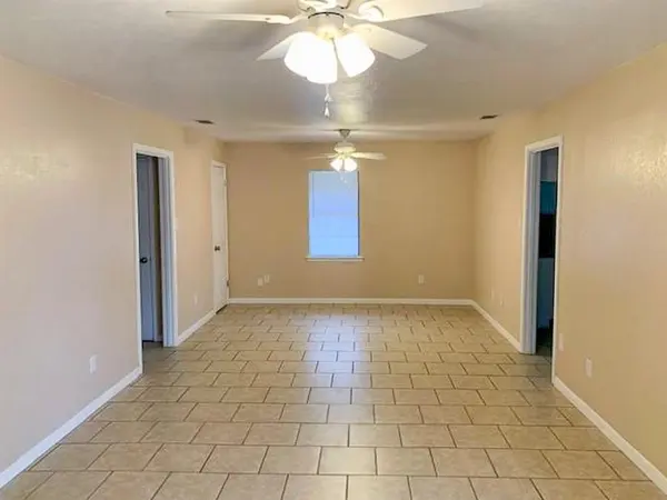 1807 N Mcdonald Avenue, Decatur, TX 76234
