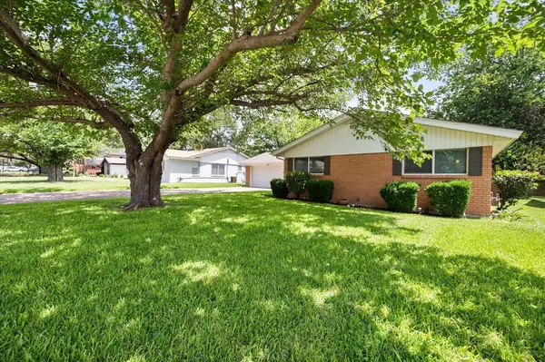 5609 Westcreek Drive, Fort Worth, TX 76133