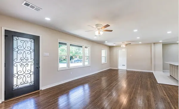 5700 Tracyne Drive, Westworth Village, TX 76114