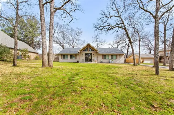 237 Hideaway Lane E, Hideaway, TX 75771