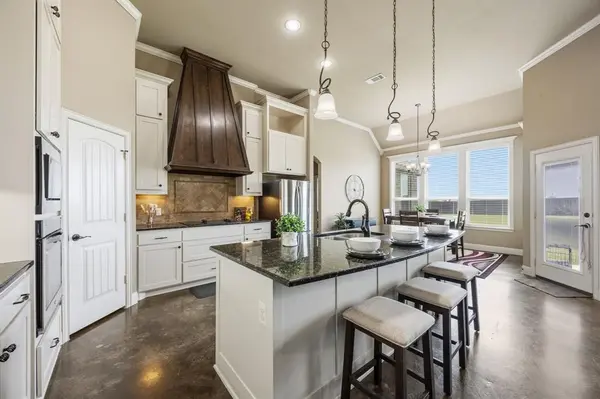 6621 Singleton Road, Midlothian, TX 76065