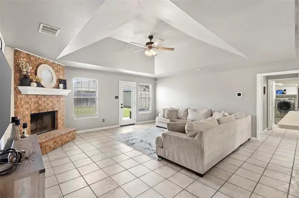 6213 Peach Tree Drive, Midlothian, TX 76065