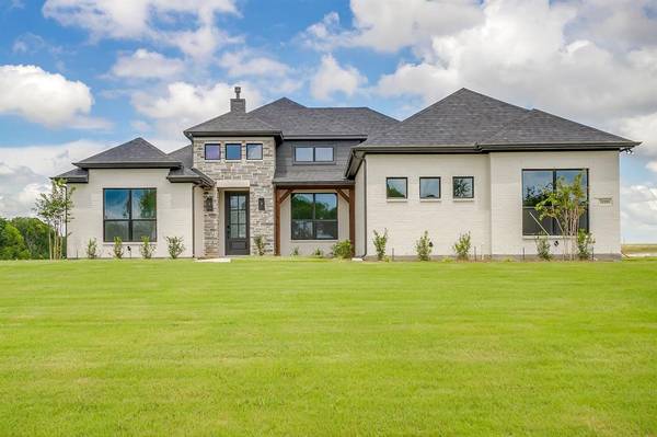 10100 Bartlett Peak Drive, Waxahachie, TX 75167