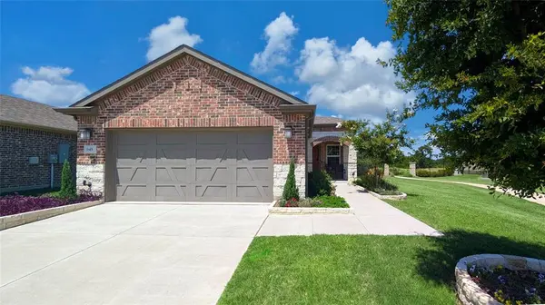945 Hidden Eddy Drive, Mckinney, TX 75071