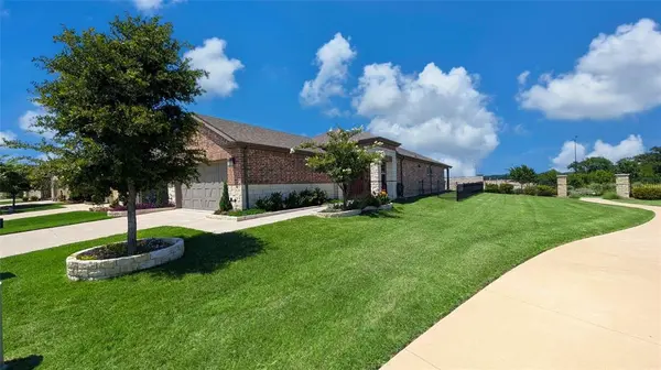 945 Hidden Eddy Drive, Mckinney, TX 75071