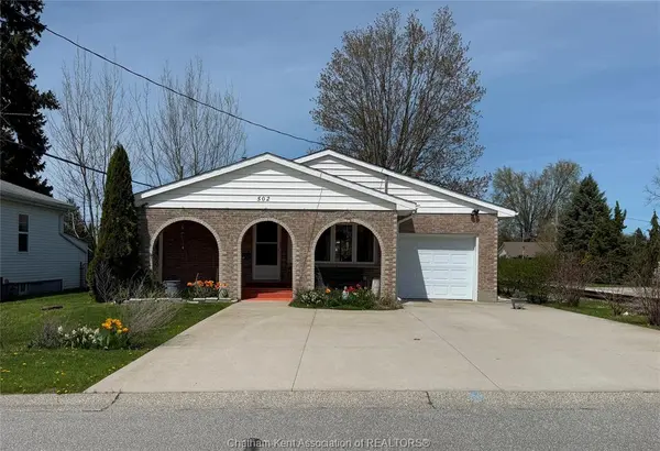 502 Moore Street, Port Lambton, ON N0P 2B0