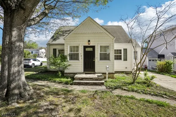 101 Ravine Dr, Matawan Boro, NJ 07747