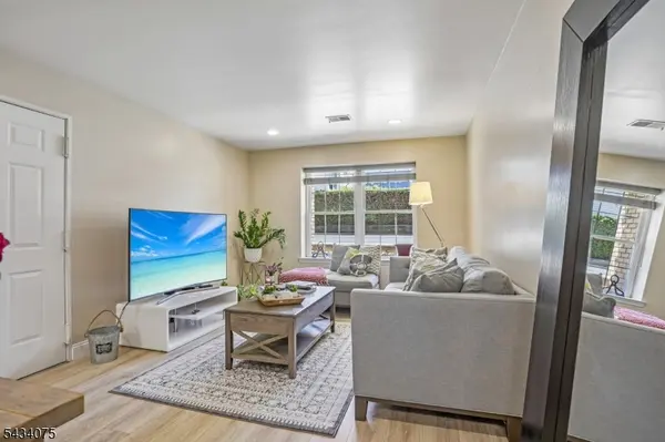 272-276 Walnut St #6D, Newark City, NJ 07105