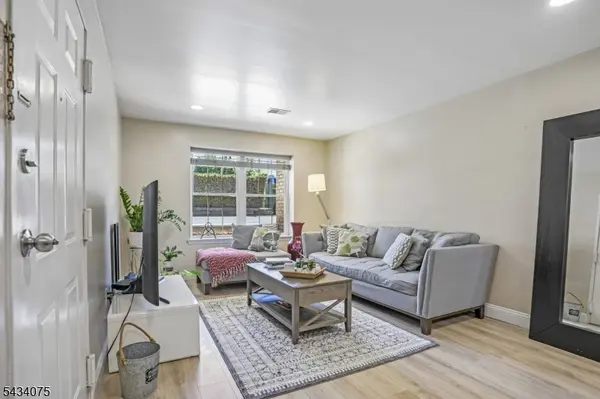 272-276 Walnut St #6D, Newark City, NJ 07105