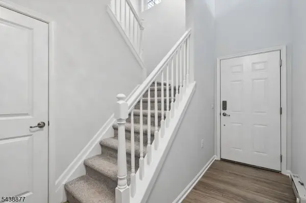612 Lopez Ln, Morris Plains Boro, NJ 07950