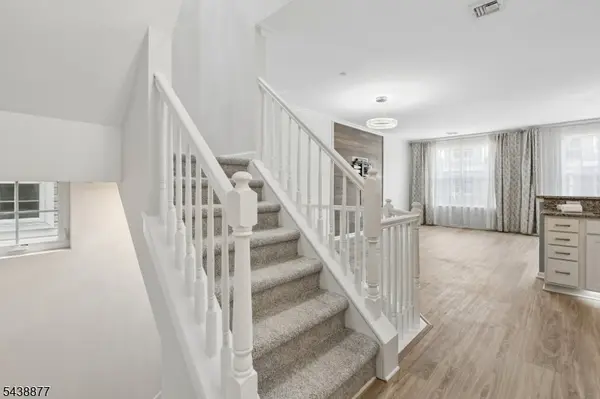 612 Lopez Ln, Morris Plains Boro, NJ 07950