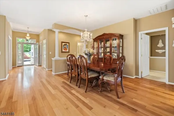 43 Renaissance Blvd, Franklin Twp., NJ 08873