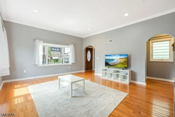14 Essex St, Nutley Twp., NJ 07110