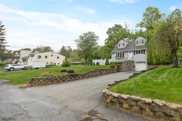 27 Jefferson Ter, Ogdensburg Boro, NJ 07439