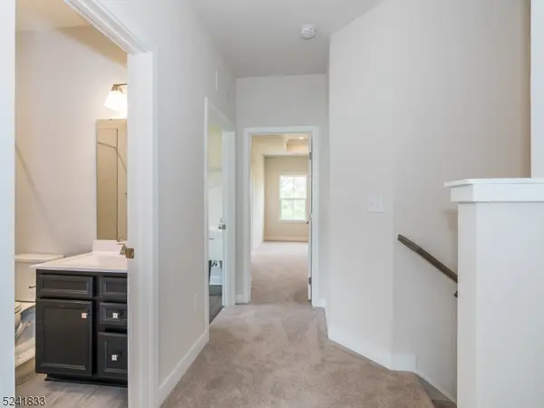 21 Peckwell St, Mount Olive Twp., NJ 07828