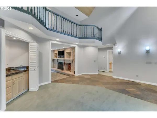 14240 NW HARVEST LN, Portland, OR 97229