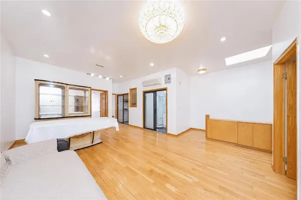 359 Bay Ridge AVE, Brooklyn, NY 11220