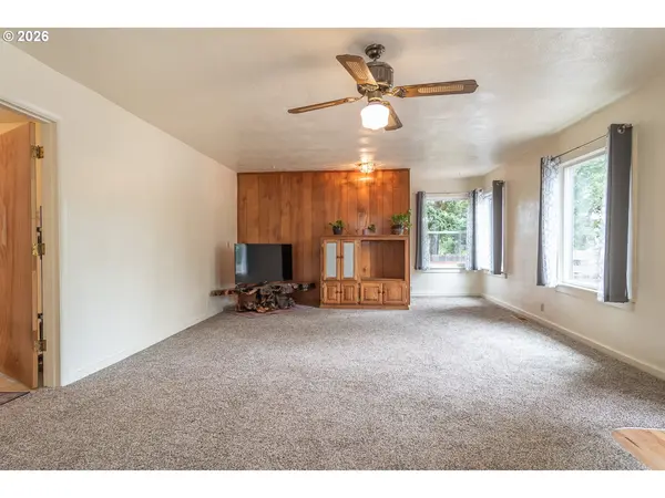 470 W THIRD AVE, Sutherlin, OR 97479