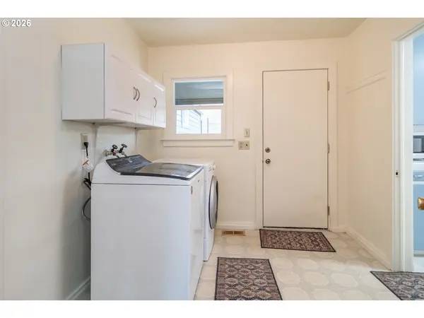 470 W THIRD AVE, Sutherlin, OR 97479