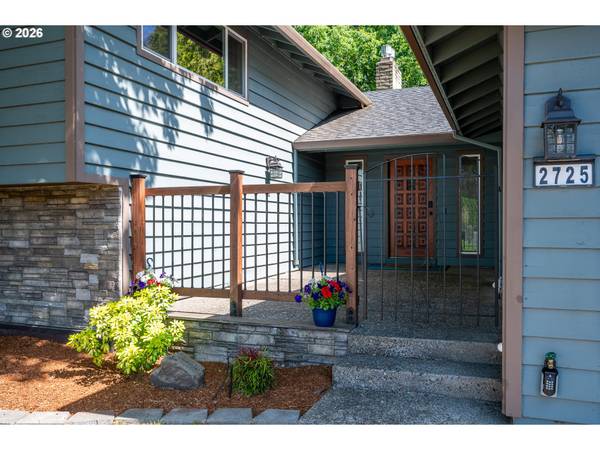 2725 SE HOLLYHOCK CT, Hillsboro, OR 97123