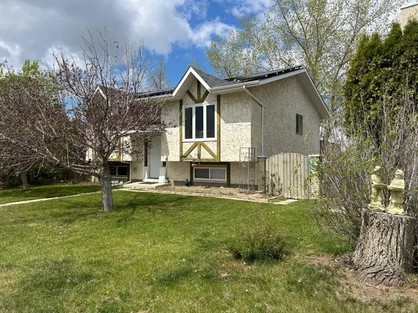 44 Wildrose CRES W, Brooks, AB T1R 0A4