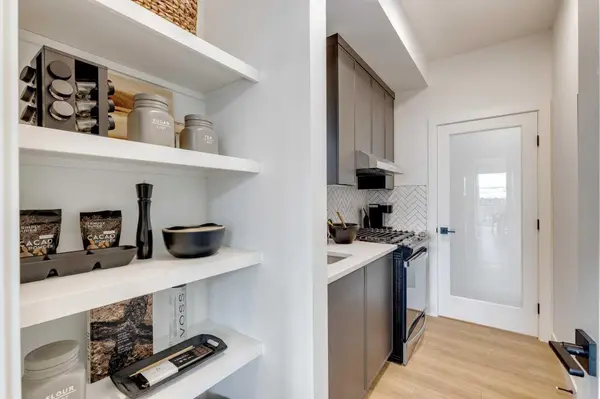 9 Amblefield VW NW, Calgary, AB T3P2B9