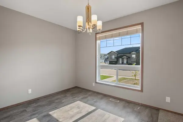 17 Crimson CT, Blackfalds, AB T4M 0A5