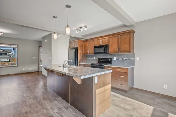 17 Crimson CT, Blackfalds, AB T4M 0A5