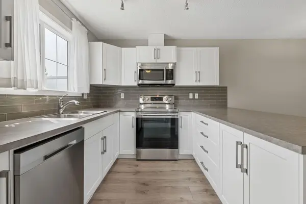 268 Sunset RD, Cochrane, AB T4C 0H4