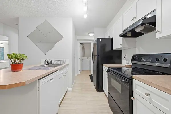 5555 Falsbridge DR NE #111, Calgary, AB T3J 3E8