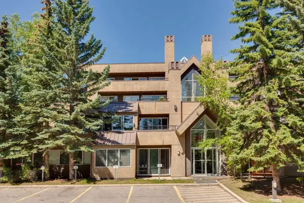 219 Village TER SW #2, Calgary, AB T3H 2L4