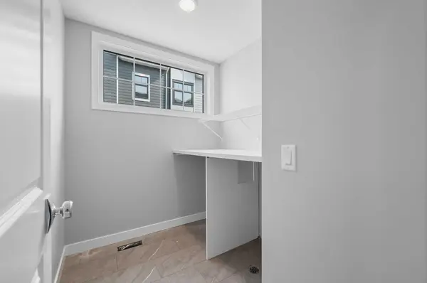 607 Mahogany RD SE, Calgary, AB T3M 3Y3