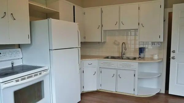 4 1 AVE, Derwent, AB T0A 1A0
