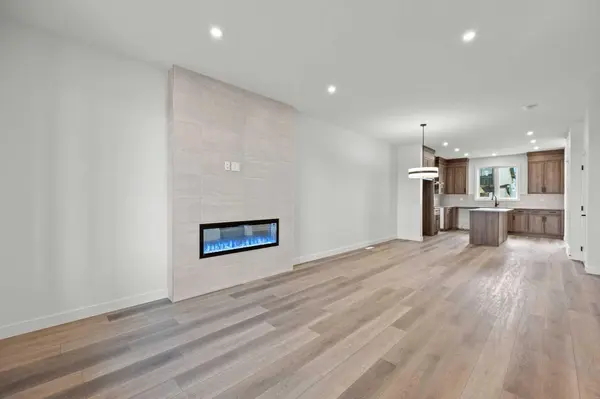 15445 45 ST SW, Calgary, AB T2Y 1E2