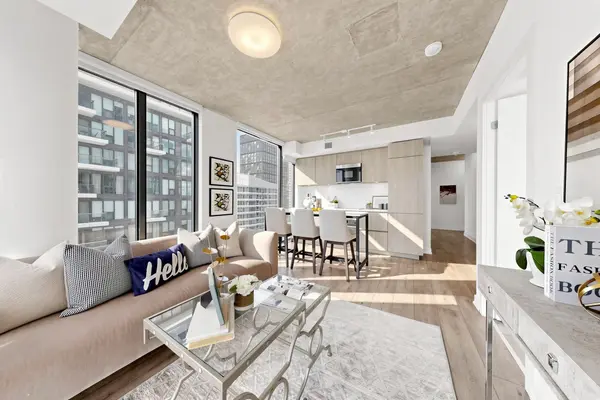 47 Mutual ST #2502, Toronto C08, ON M5B 0C6